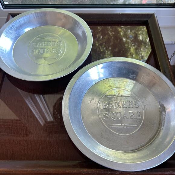 Vintage Baker’s Square Pie Pans – Set of 2 – 9” Aluminum - Picture 2 of 5